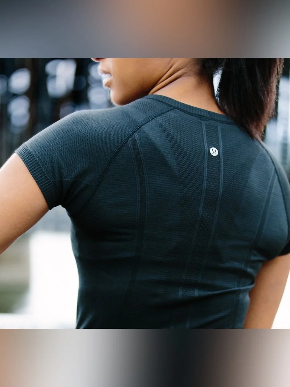 Lululemon Swiftly Tech Short Sleeve Crew Tee in Black, Women’s size 6